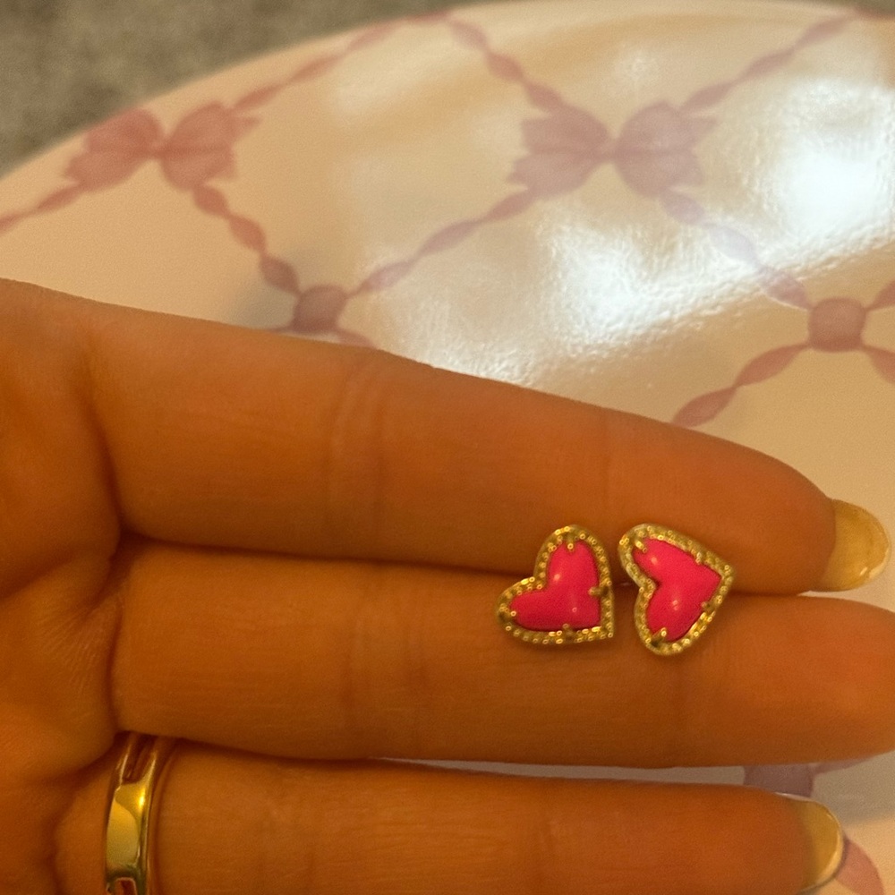 Kendra Scott Pink Heart Earrings